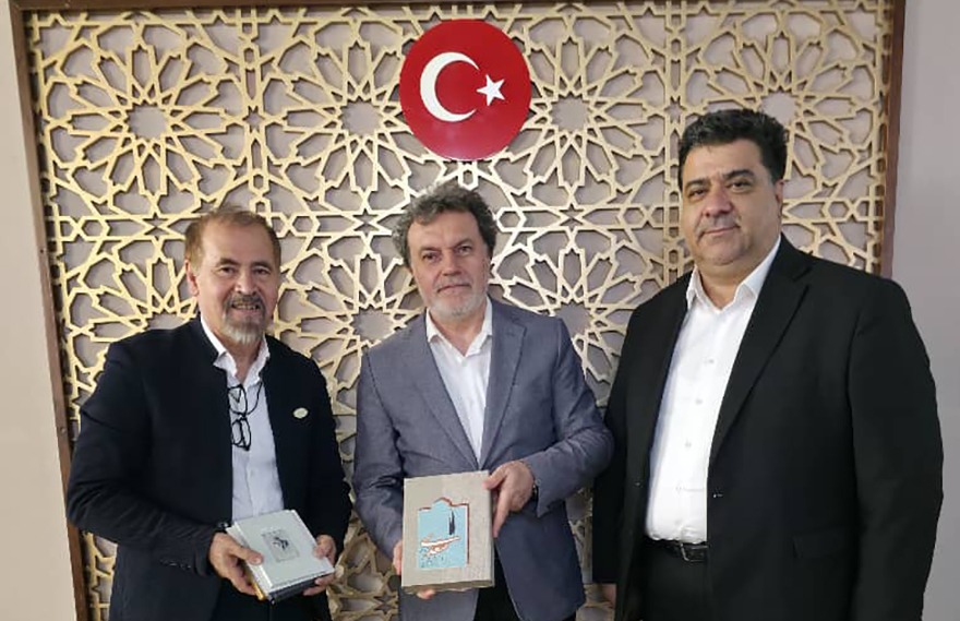 دیدار مدیران موزه تمبرهای طلا و نقره ایران با سفیر ترکیه در تهران